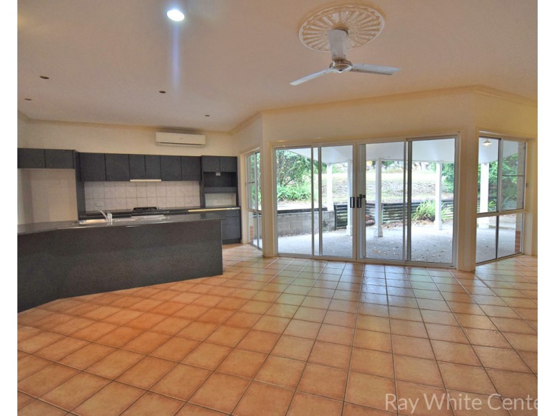 15 Strauss Place, Mount Ommaney QLD 4074