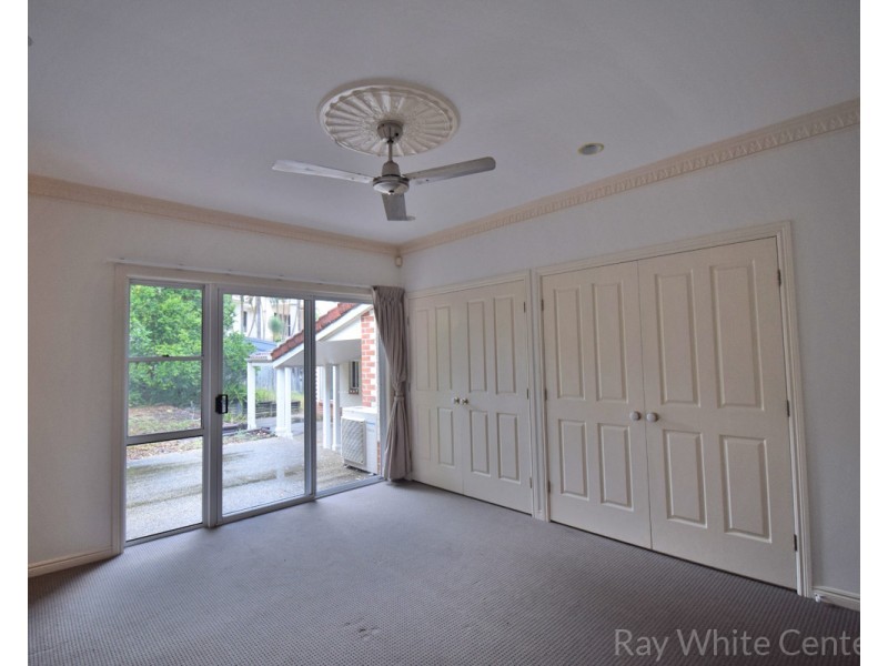 15 Strauss Place, Mount Ommaney QLD 4074