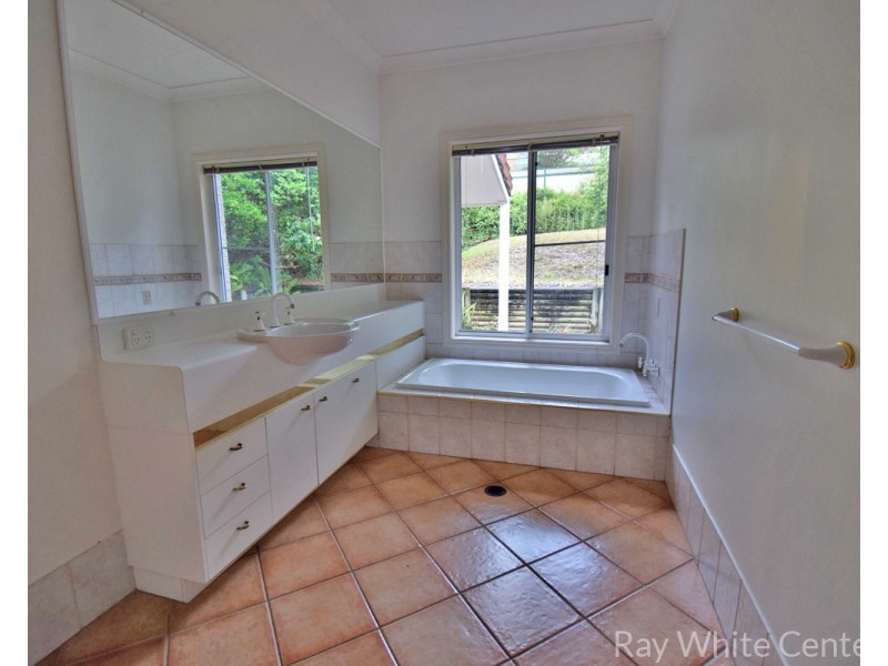 15 Strauss Place, Mount Ommaney QLD 4074