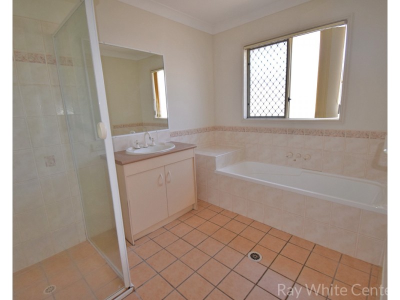 8 Volterra Place, Moggill QLD 4070