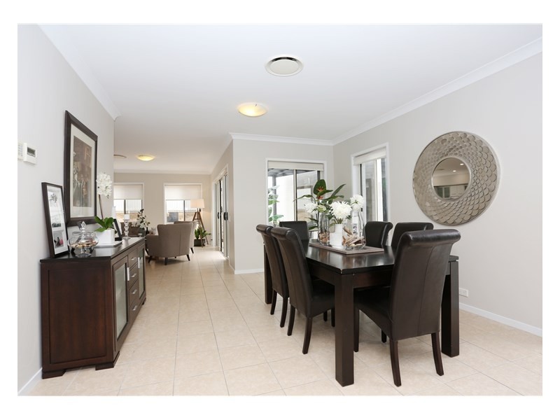 47 Greenway Circuit, Mount Ommaney QLD 4074