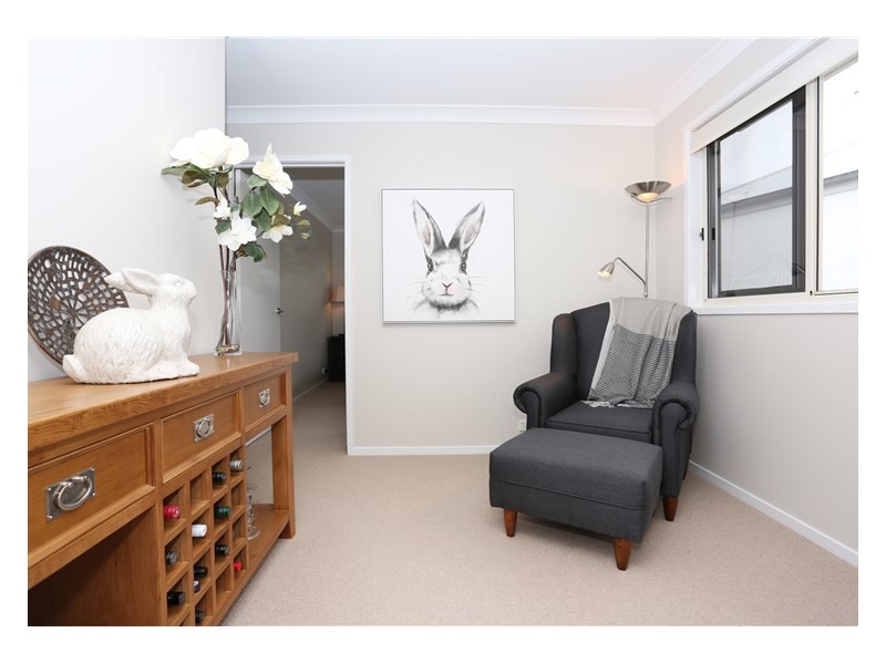 47 Greenway Circuit, Mount Ommaney QLD 4074