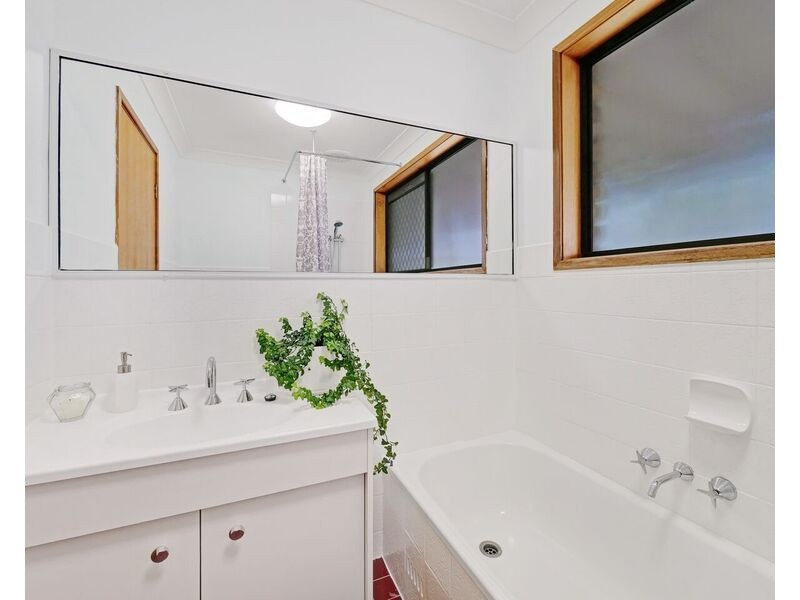 44 Estate Road, Jamboree Heights QLD 4074