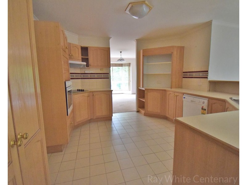 18 Tarragon Place, Forest Lake QLD 4078