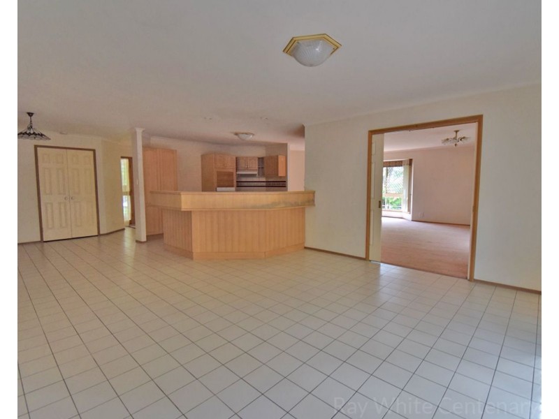 18 Tarragon Place, Forest Lake QLD 4078