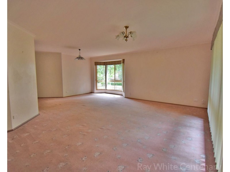 18 Tarragon Place, Forest Lake QLD 4078