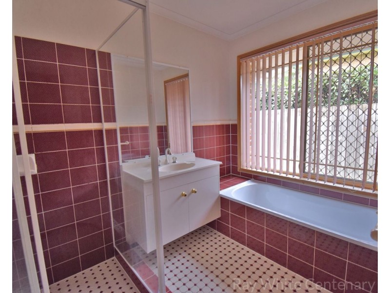 18 Tarragon Place, Forest Lake QLD 4078