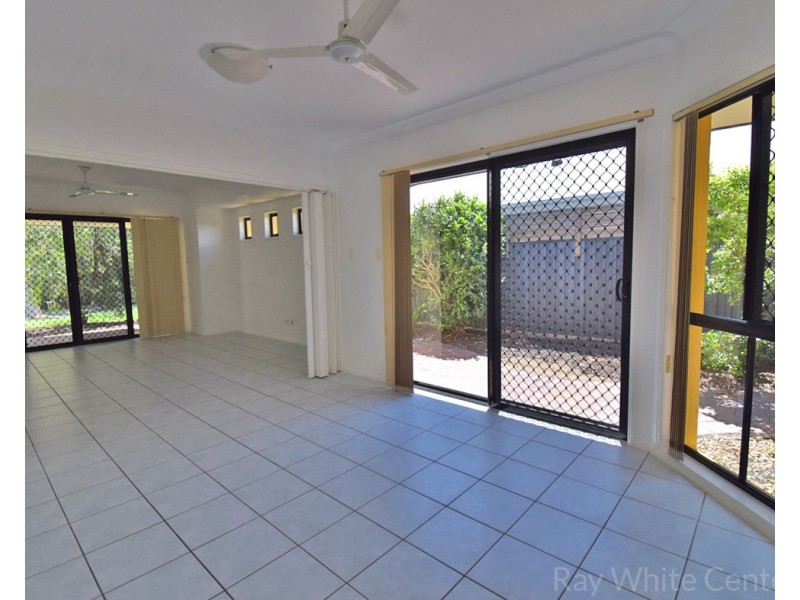 9 Brookeside Crescent, Seventeen Mile Rocks QLD 4073