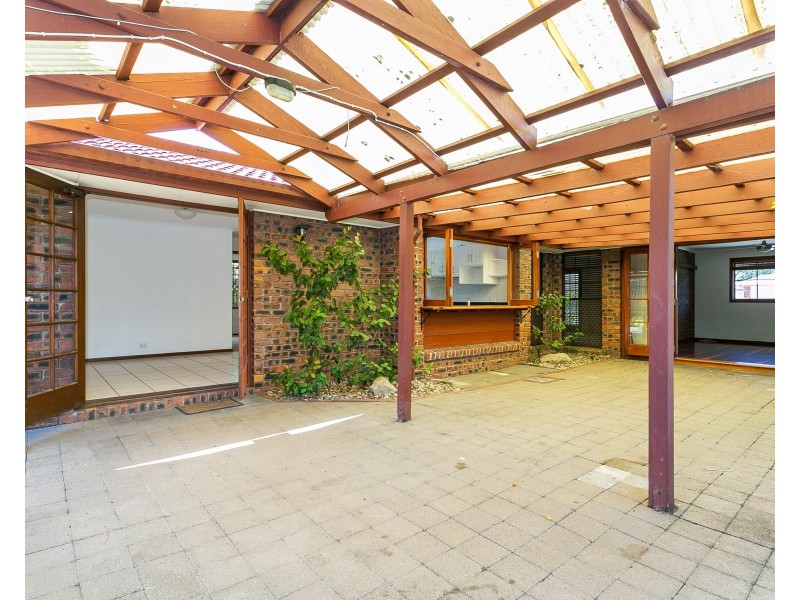 22 Avondale Road, Sinnamon Park QLD 4073