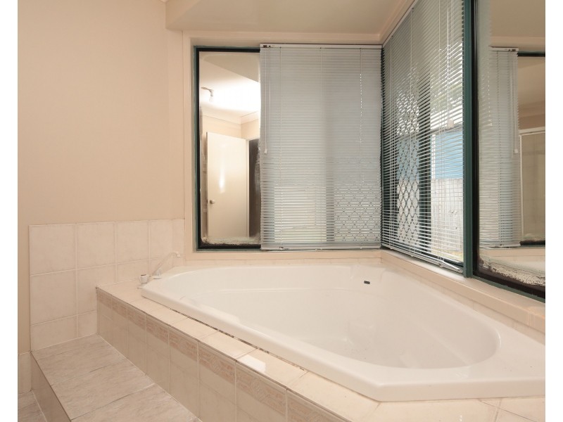 40 Brooklands Circuit, Forest Lake QLD 4078