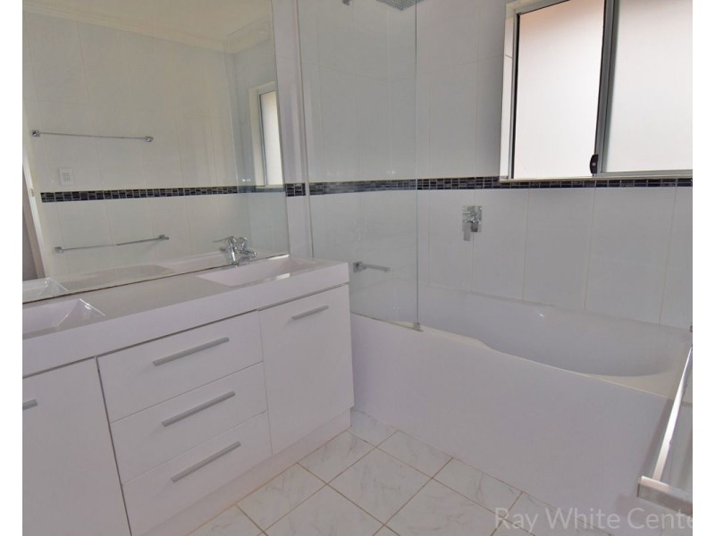 8 Tyrrell Road, Jamboree Heights QLD 4074