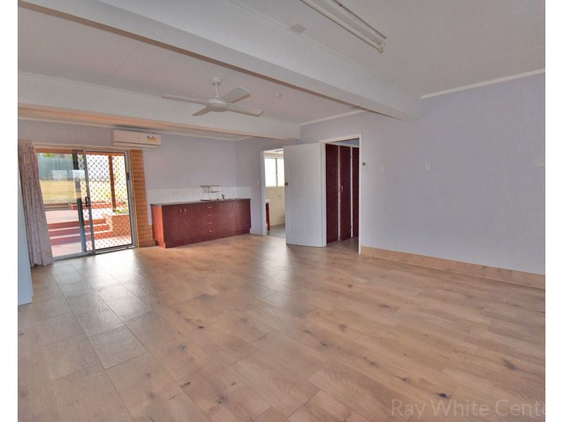 8 Tyrrell Road, Jamboree Heights QLD 4074