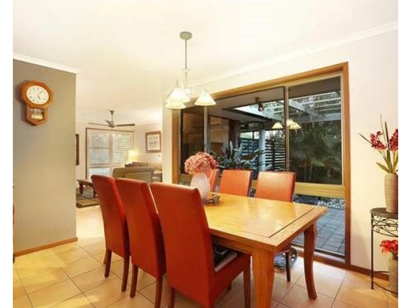 12 Lovell Court, Sinnamon Park QLD 4073