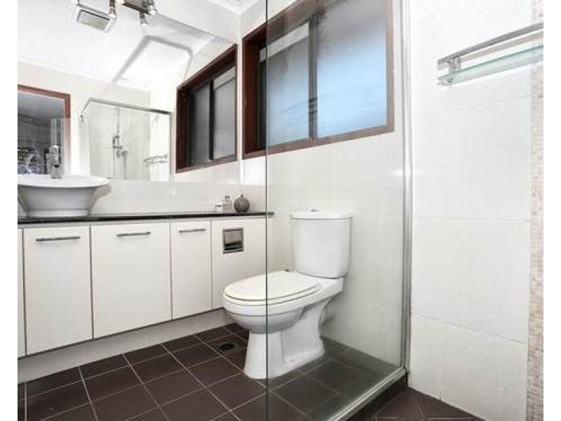 12 Lovell Court, Sinnamon Park QLD 4073