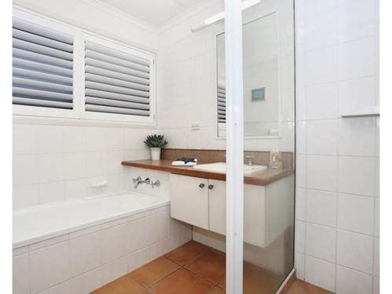 12 Lovell Court, Sinnamon Park QLD 4073