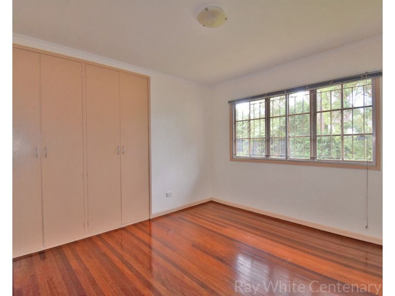 31 Kenmore Road, Kenmore QLD 4069