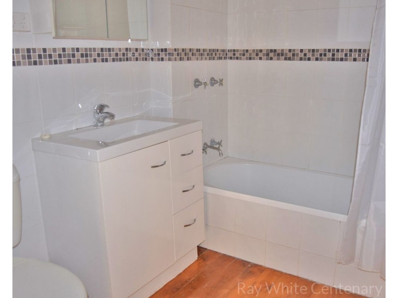 24 Booval Street, Booval QLD 4304