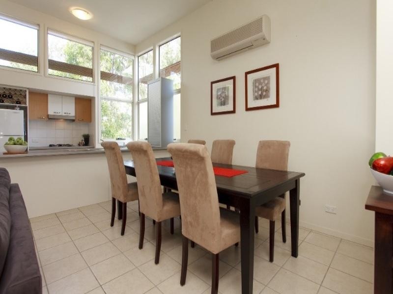 Mount Ommaney QLD 4074