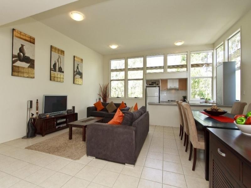 Mount Ommaney QLD 4074