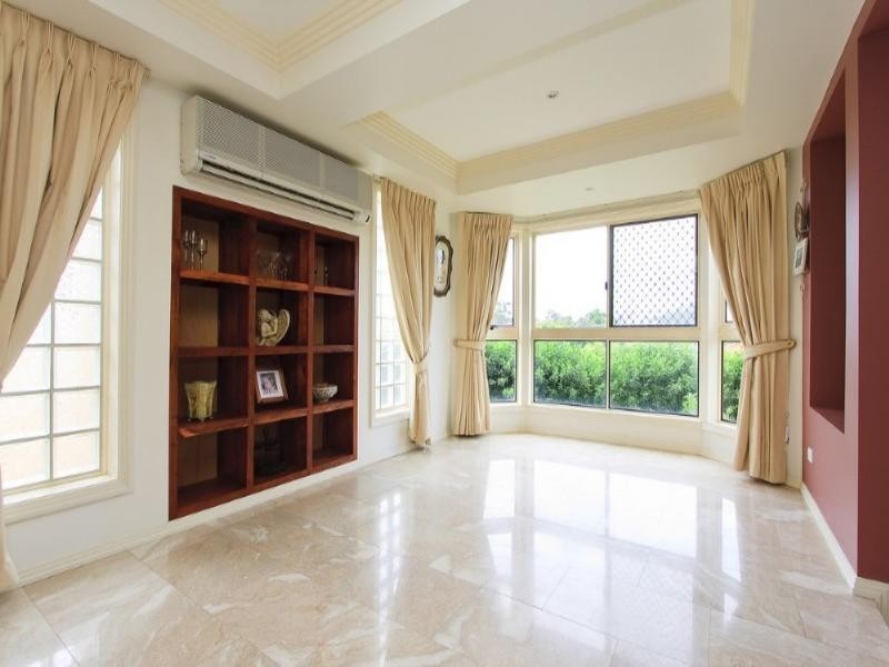 Sinnamon Park QLD 4073