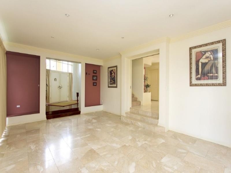 Sinnamon Park QLD 4073