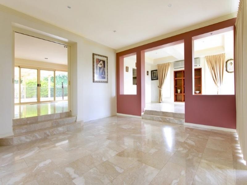 Sinnamon Park QLD 4073