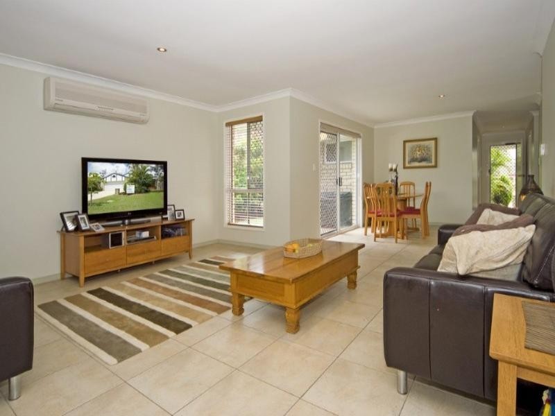 Seventeen Mile Rocks QLD 4073