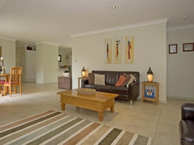 Seventeen Mile Rocks QLD 4073