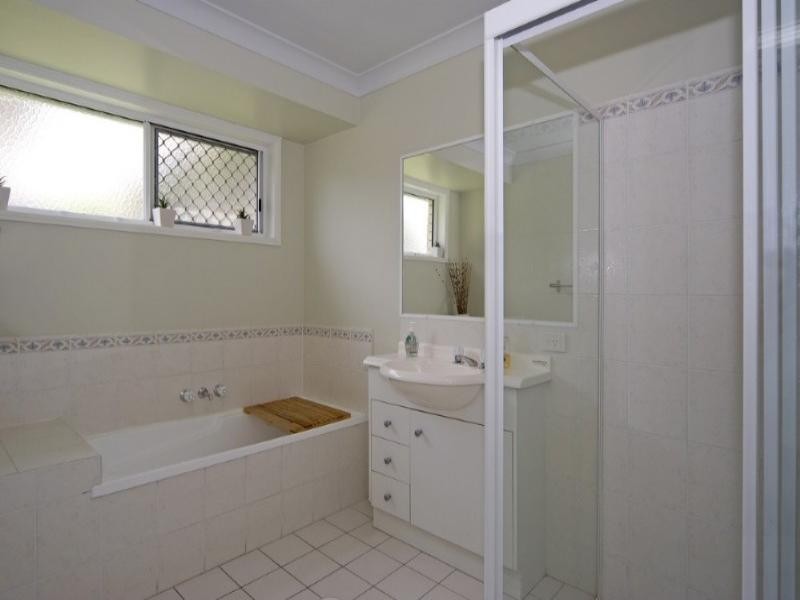 Seventeen Mile Rocks QLD 4073