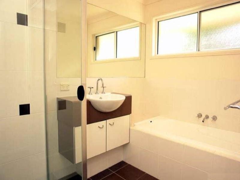 Sinnamon Park QLD 4073