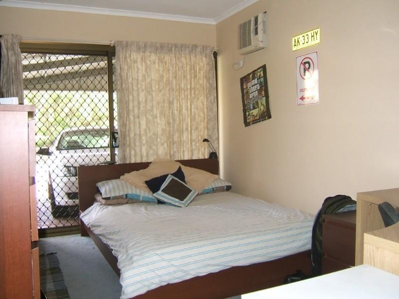 70 Pallert Street, Middle Park QLD 4074