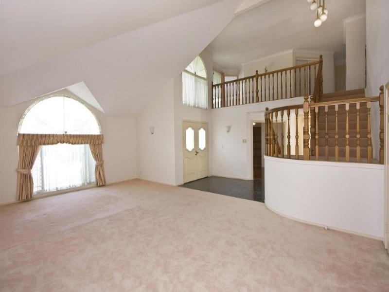 206 Arrabri Avenue, Mount Ommaney QLD 4074