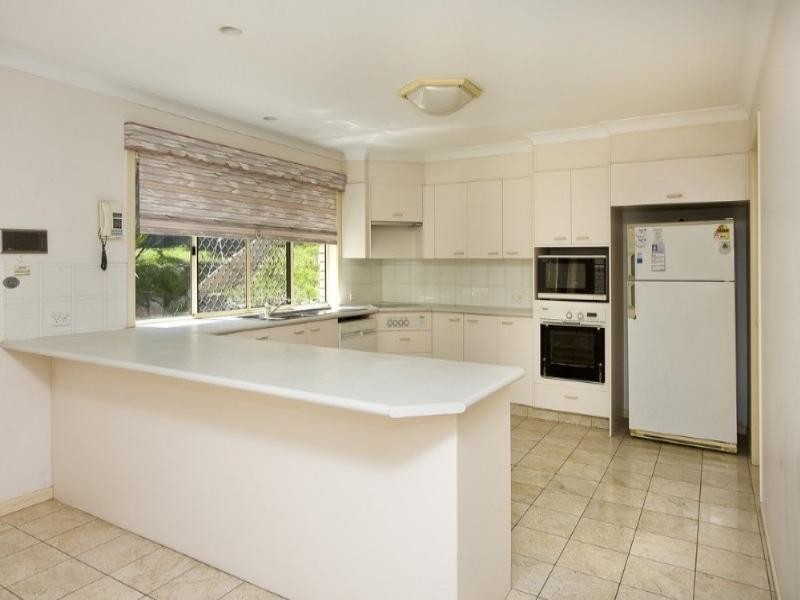 206 Arrabri Avenue, Mount Ommaney QLD 4074
