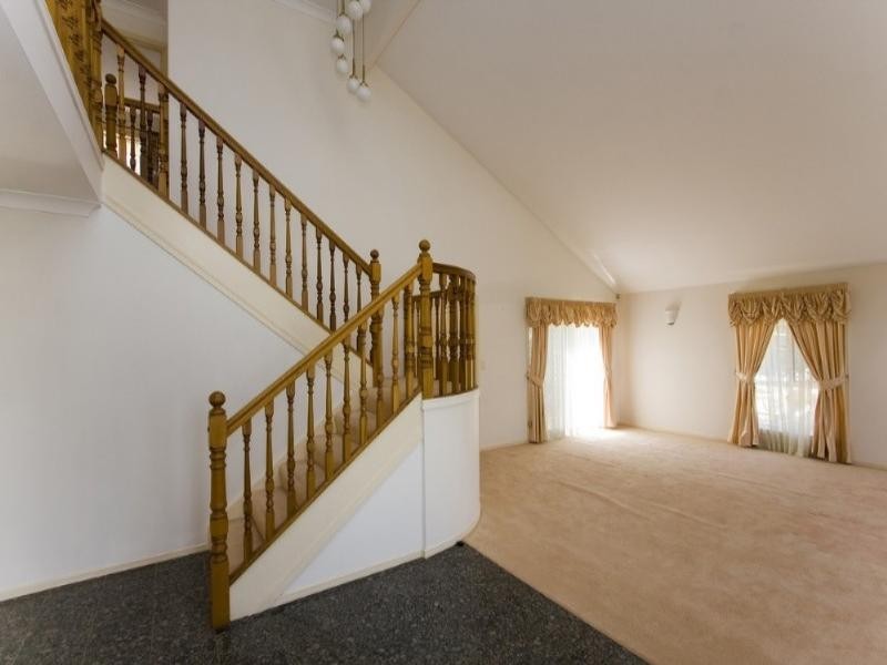 206 Arrabri Avenue, Mount Ommaney QLD 4074