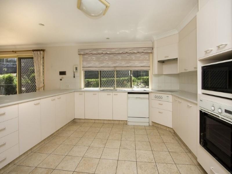 206 Arrabri Avenue, Mount Ommaney QLD 4074