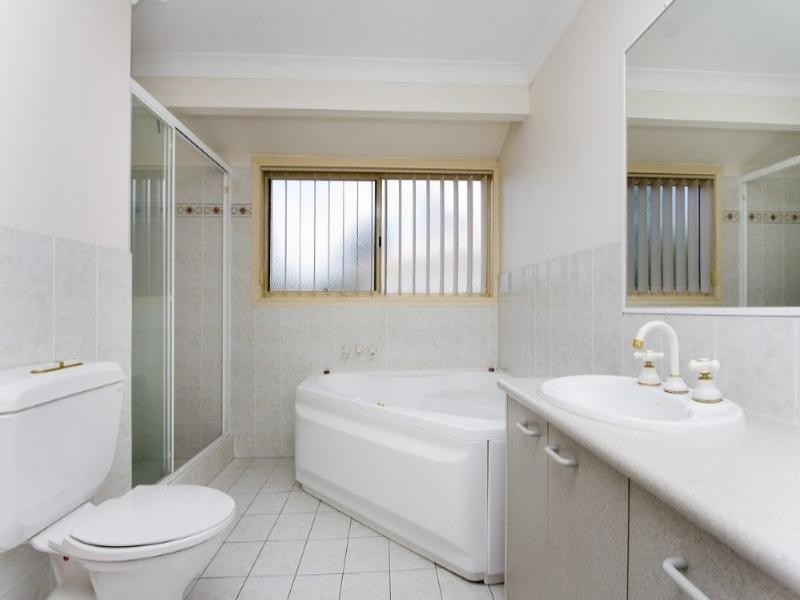 206 Arrabri Avenue, Mount Ommaney QLD 4074