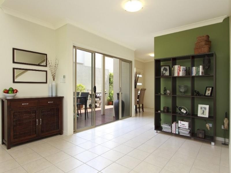 Mount Ommaney QLD 4074