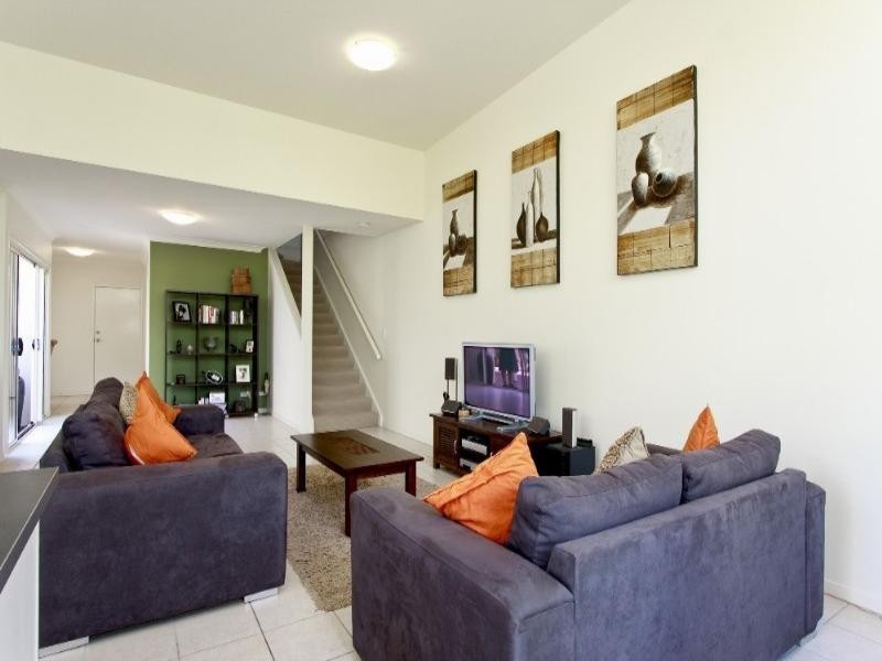 Mount Ommaney QLD 4074