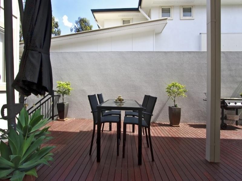 Mount Ommaney QLD 4074