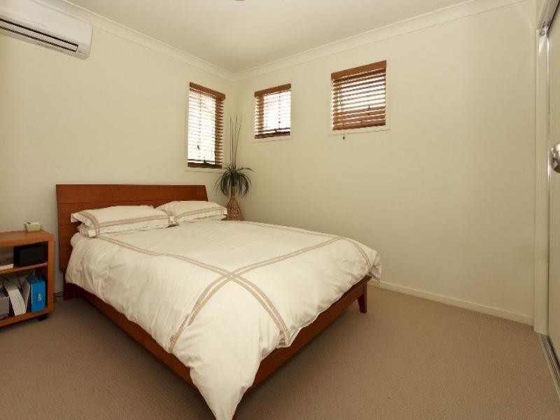 Mount Ommaney QLD 4074