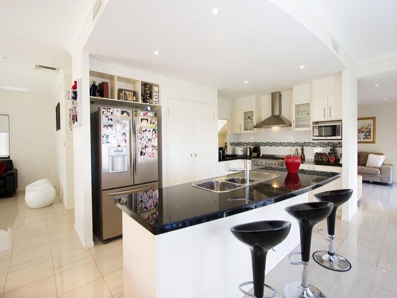 16 Ridge View Place, Springfield Lakes QLD 4300