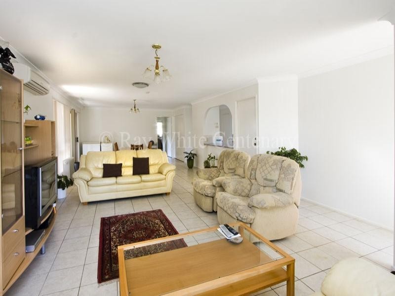 7 Ashby Court, Forest Lake QLD 4078