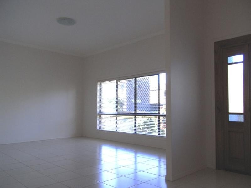 16 Jason Street, Sinnamon Park QLD 4073