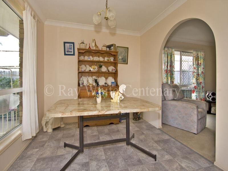 15 Wallaroo Way, Doolandella QLD 4077