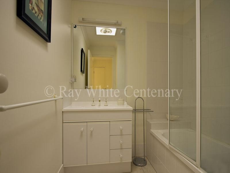 Sinnamon Park QLD 4073