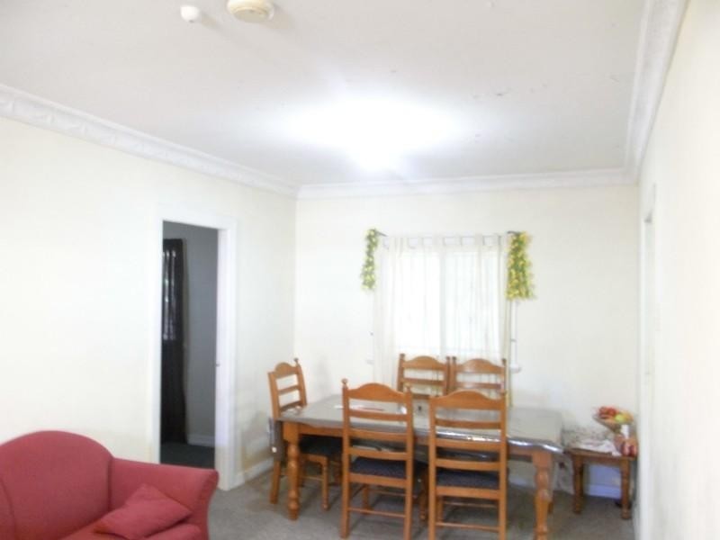 15 Victoria Street, Fairfield QLD 4103