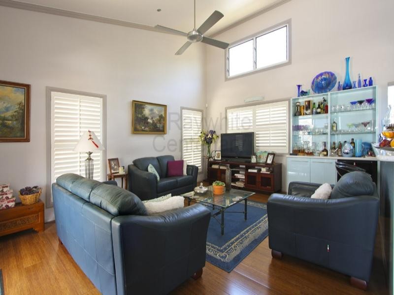 Seventeen Mile Rocks QLD 4073