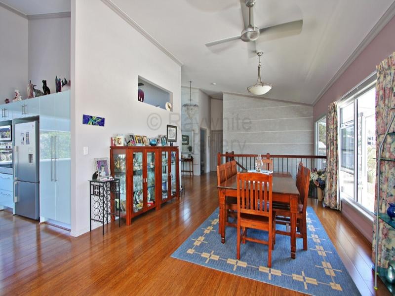 Seventeen Mile Rocks QLD 4073