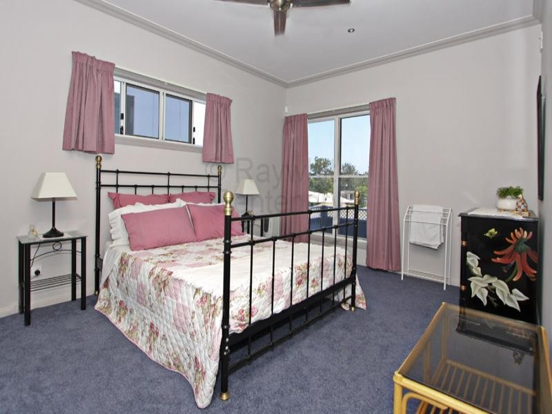 Seventeen Mile Rocks QLD 4073