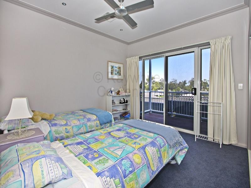 Seventeen Mile Rocks QLD 4073